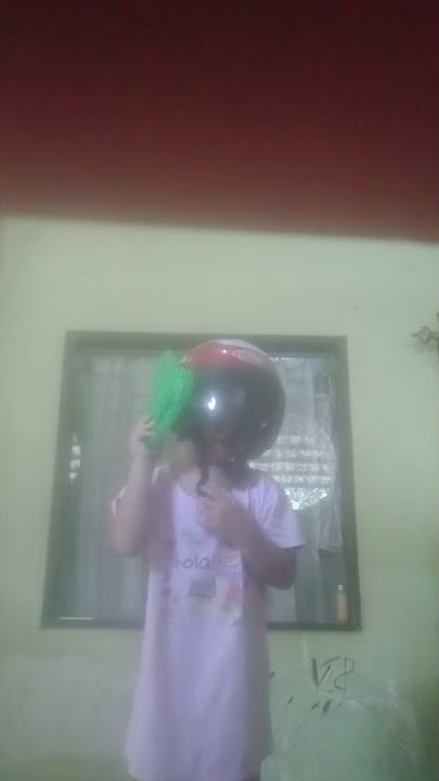 Hati hati jangan pake telpon di motor