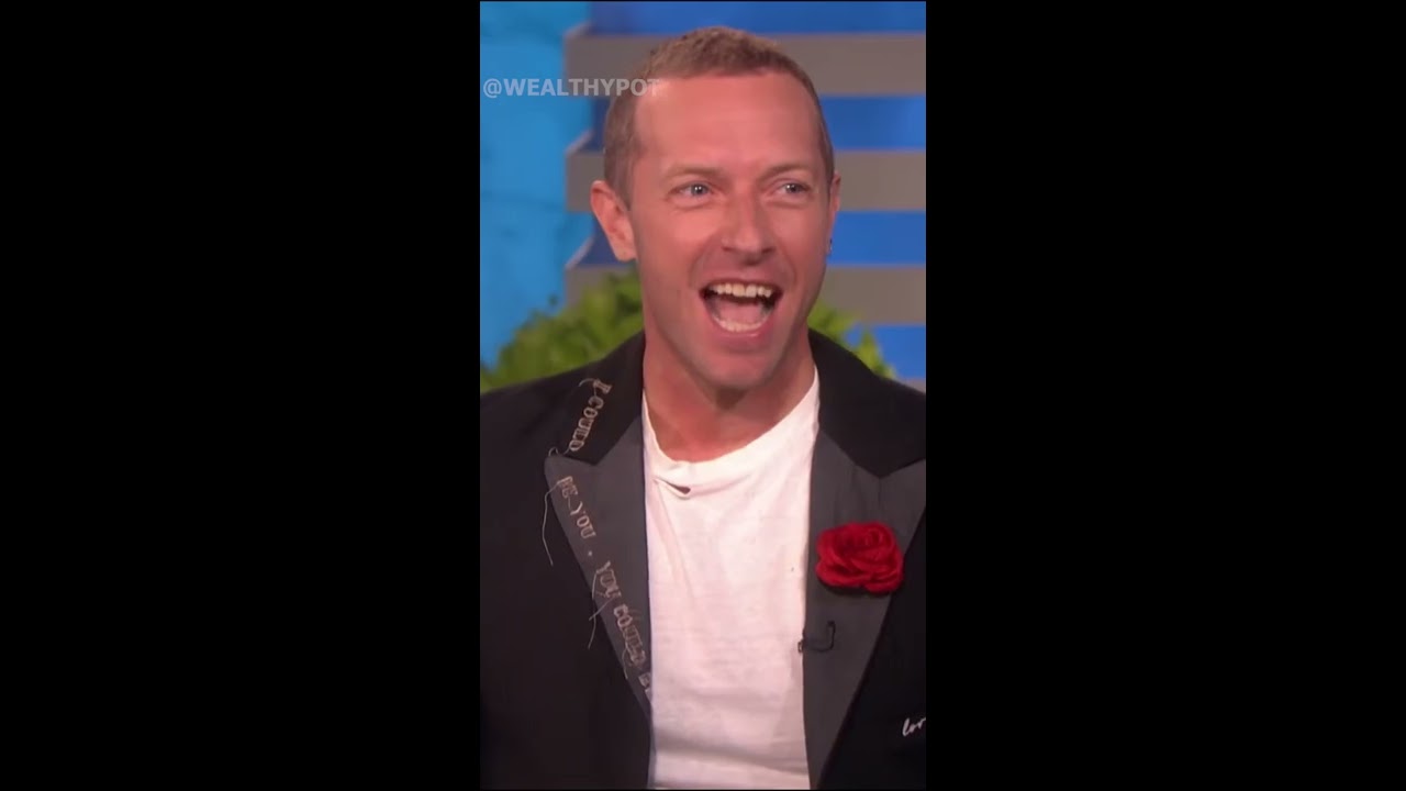 Chris Martin S Daughter Works In A Clothing Store 