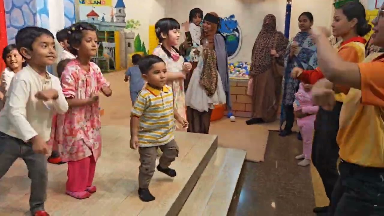  Azaaan নাচে 😄