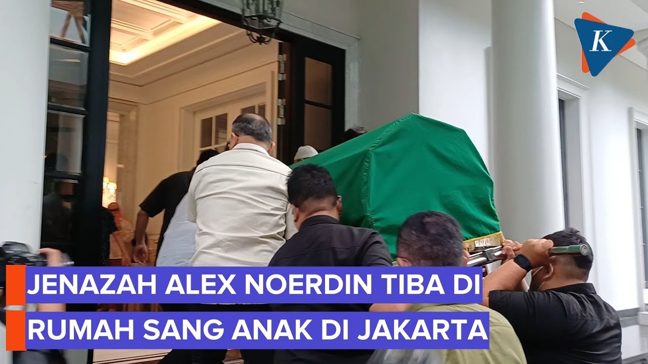 Momen Jenazah Alex Noerdin Tiba di Rumah Sang Anak di Jakarta