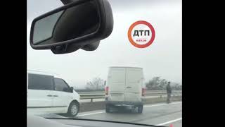 Смертельное ДТП на трассе Киев – Одесса, водитель легковушки вылетел под грузовик, за 150 км до Одес