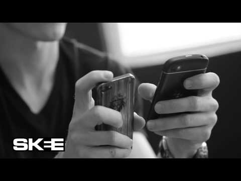 dj-skee-unboxes-&-reviews-blackberry's-new-q10-smartphone