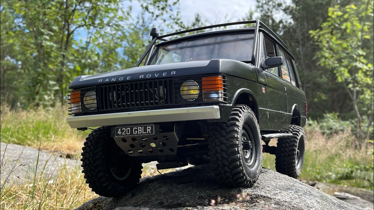 1/10 scale Range Rover classic Swedish Green hill climbing - YouTube