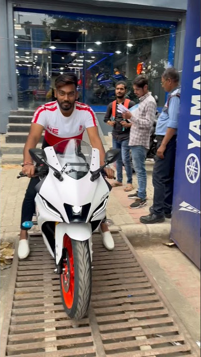 Yamaha R15 white colour #bike #yamaha #ytshort #viralshort #r15lover