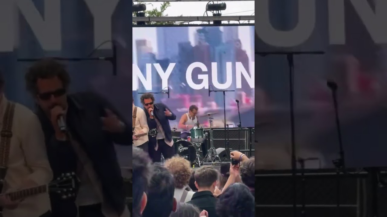 Mira TIME TO BLEED out FRIDAY #tinygun #kareemrahma #nyc #rockmusic #outsidelands en YouTube Mira TIME TO BLEED out FRIDAY #tinygun #kareemrahma #nyc #rockmusic #outsidelands en YouTube