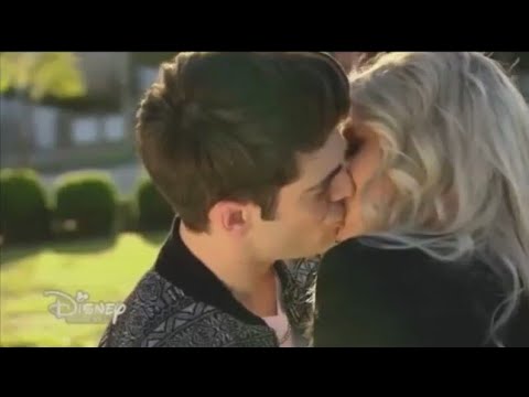 Soy luna 3 : Ambar y Bencio se besan y Jazmin los graba. capitulo 21