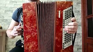 картинка: Баян Москва Цельнопланочный латунный бас. Правая кусковая на коже.