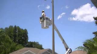 Replacing a street light : Cherry Picker