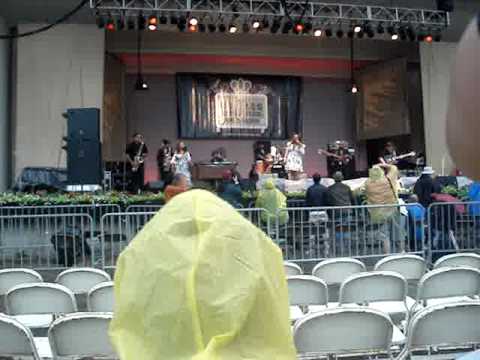 Nellie "Tiger" Travis , Im a Woman, Chicago Blues Fest 2010, Petrillo Stage, Max V on Guitar