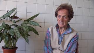 Ama bendejea saltzen Ondarrura