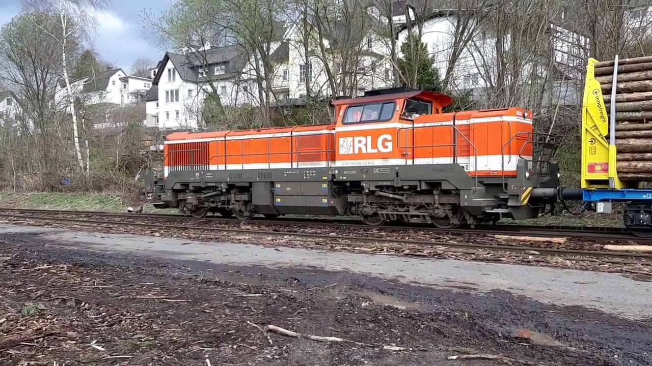 RLG 57, Holzverladung Sundern, Holzzug am 20220407 153351