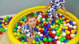 Kids found a Key and a Chest with Surprises climbed into the bath of Colored Balls