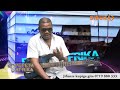 KOMANDO HAMZA KALALA ATOA SOMO LA UPIGAJI WA GITAA KOMANDO HAMZA KALALA ATOA SOMO LA UPIGAJI WA GITAA