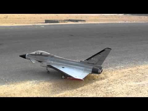 اقلاع طائرة نفاثة تايفن