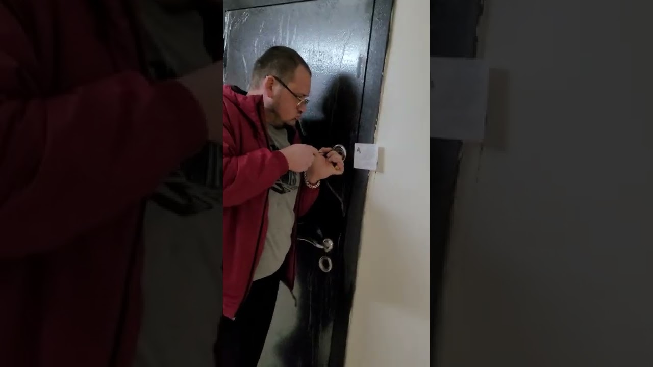 Вскрытие двери без повреждения замков. мастер по замкам Пятигорск ...