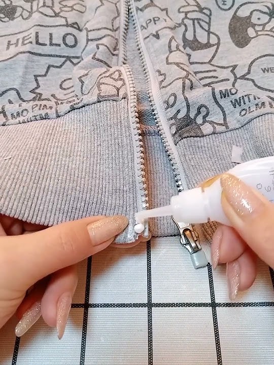 Zipper end tear repair