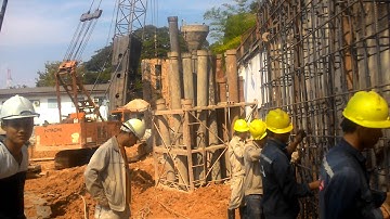 Thi công tường vây vietinbank lao