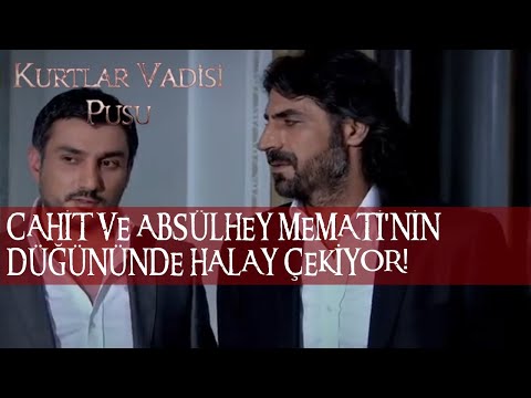 Cahit ve Abdülhey Memati'nin düğününde halay çekiyor! | KVP Efsane Sahneler