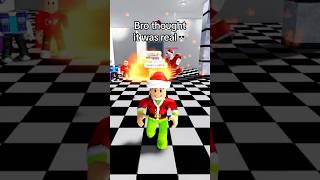 Grinch Gives Kid Fake Gift🤑🔥🎁 #Roblox #Robloxmemes #Funny #Shorts #Grinch #Santaclaus #Fake#Viral