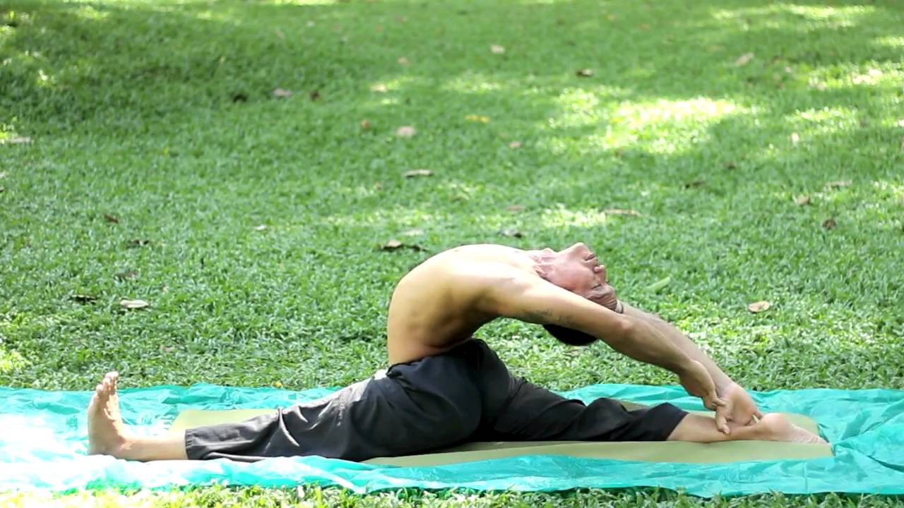 Extreme Yoga Series by Guru Ead, Master Sanchai Chusuwan: Hanumanasana ...