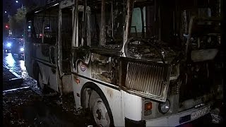 В Сургуте тушили загоревшийся автобус