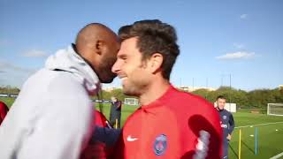 Kobe hangs with Neymar while enjoying a Paris-Saint Germain F.C. practice l ESPN