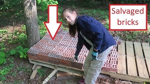 Eps.#44 Salvaging and cleaning brick. A good way to save money. Removing mortar easily.