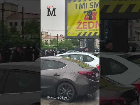 Policija ne dozvoljava blokadu kod Sajma