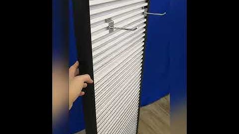 Slatwall rotating tower display stand