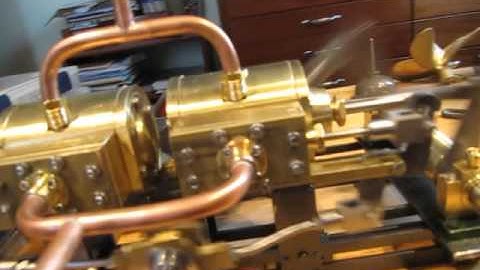 Monitor Style Steam Engine Running