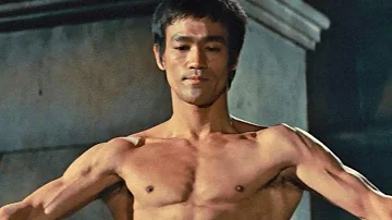 ¿Cuántas flexiones puede hacer Bruce Lee?