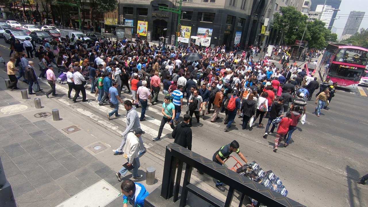 Cruce de peatonal Madero y eje central en Ciudad de México