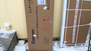 Unboxing Renogy eBay returned $110 100 w solar panel