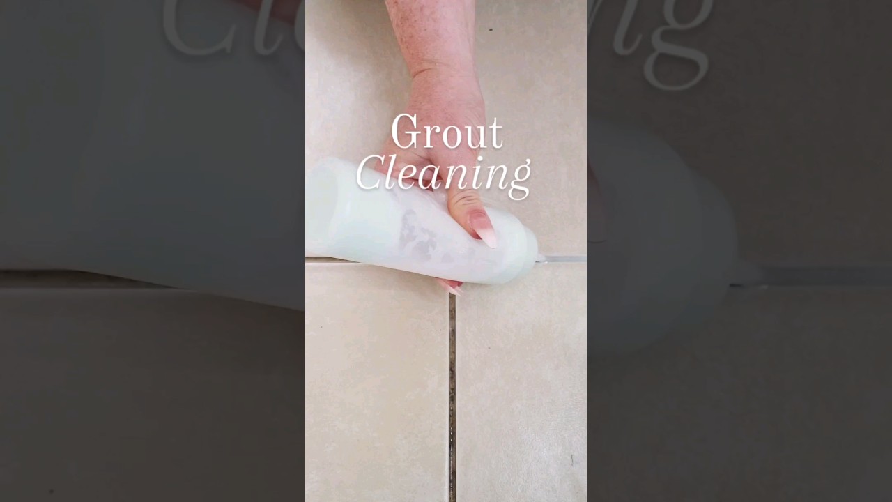 TILE CLEANING HACK!! #cleaning #cleanwithme #cleanhome #bathroom #cleaninghacks #trending #new #fyp