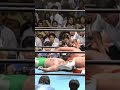 中学生の頃始めて三沢さんが負けた試合を見て衝撃的でした。今でも鮮明に覚えています。最前列の真ん中のお客さんもかなりショックを受けています。