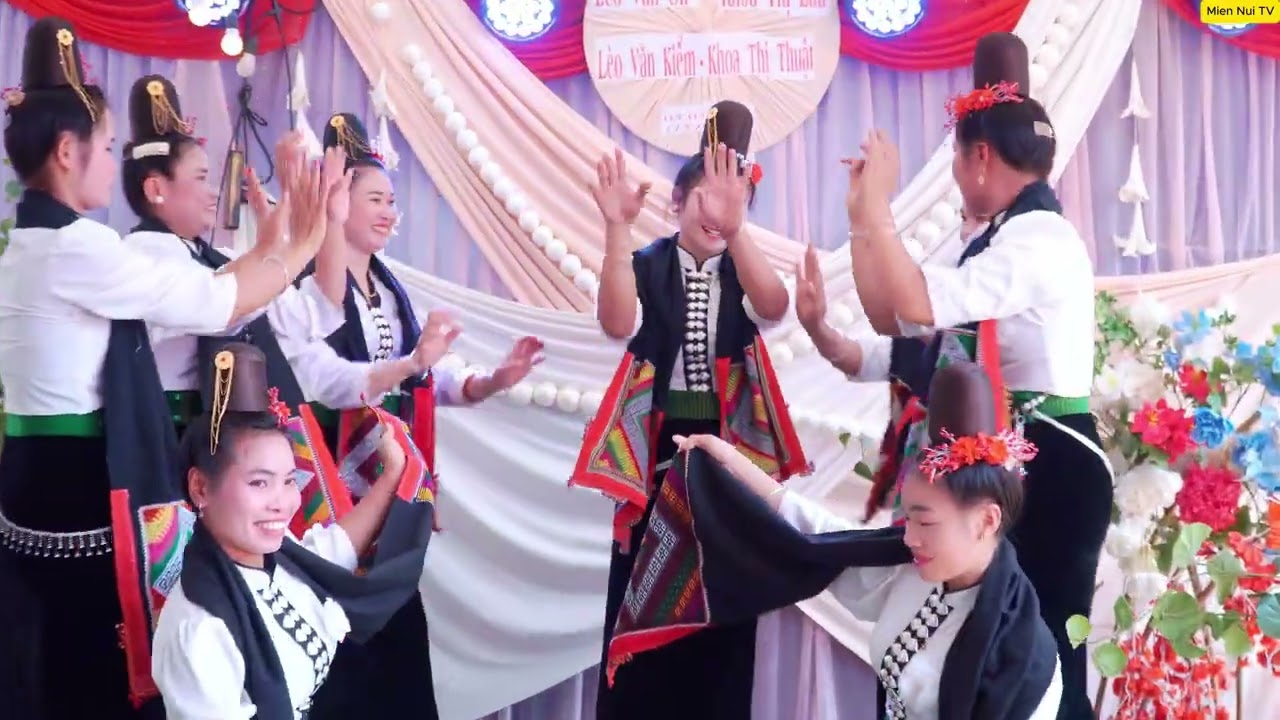 Múa inh lả ơi - Mừng Tân Gia Ông, bà Lèo Văn On - Khoa Thị Lầu, bản Hua Nà - Phiêng Cằm