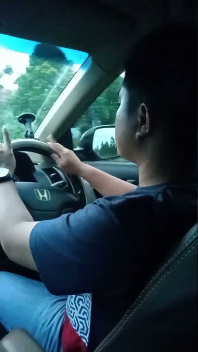 Story' WA bawa mobil sore hari