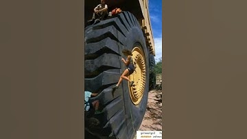The giant mining truck is running #shortsyoutube