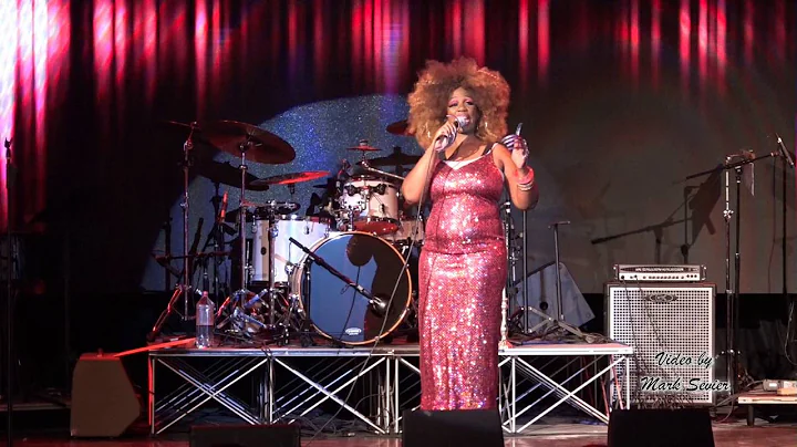 Carole Gray singing "Mustang Sally"