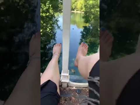 Flip flops bare feet park