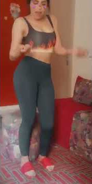 رقص اندر ايدج 😂😁