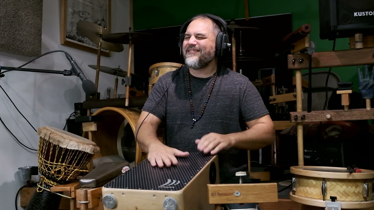 Cajon Stand for upright playing