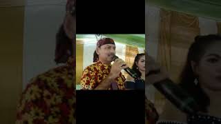 Bernyanyi Ditemani Warga Yus Yunus Bikin Heboh shorts dangdut ngeshortsdulu funny