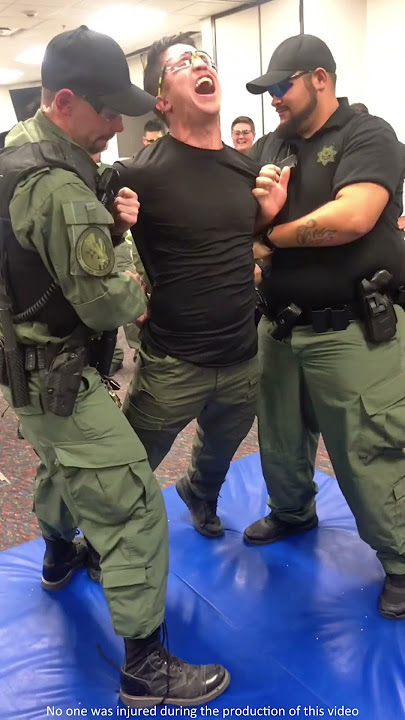 Funny Taser gun training failed🤣 #funnyvideos #funnymoments #usa #lol #taser