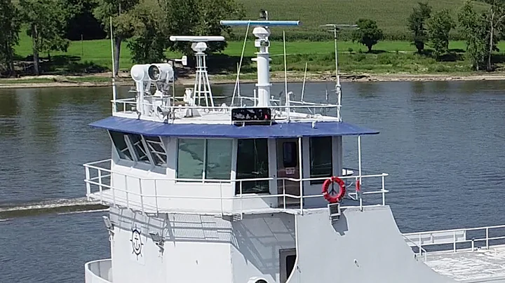 Towboat M/V JANICE E. STRAIT Northbound at the Gol...