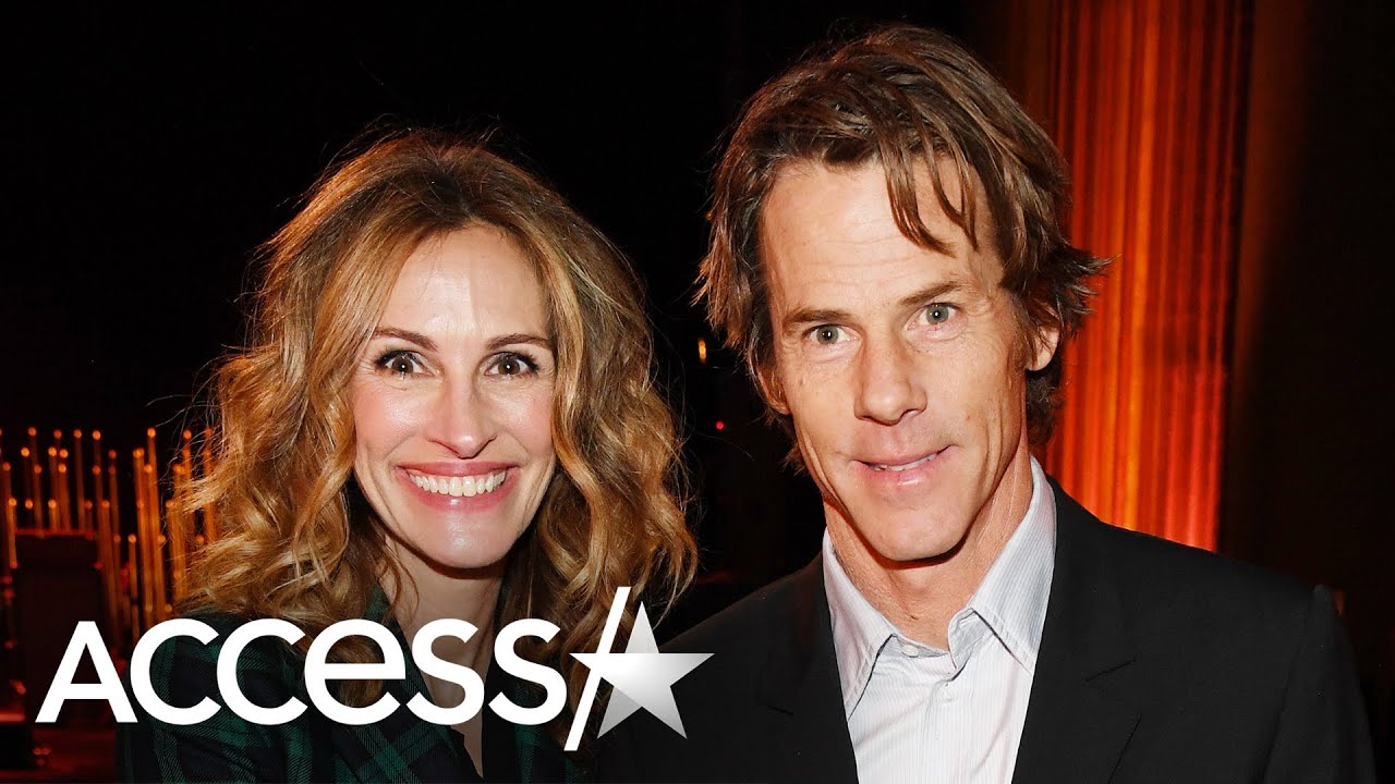 Julia Roberts And Husband Danny Moder Look Smitten In Rare Date Night Photo Youtube Julia Roberts And Husband Danny Moder Look Smitten In Rare Date Night Photo Youtube