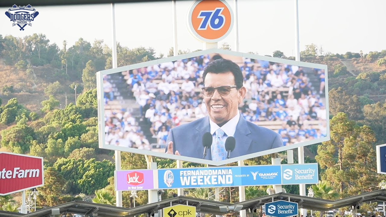 Fernandomania' lives again at Dodger Stadium with retirement of Valenzuela's  jersey