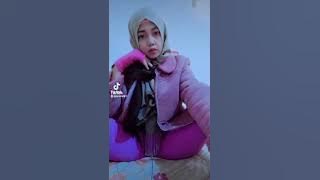 HOT tiktok jilbab ngangkang abis