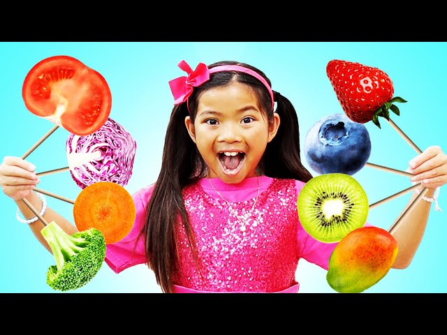 Emma Pretend Play Selling Fruits and Vegetables Ice Cream class=