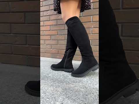 Замшеві чорні чоботи демісезонні на широку литку розмір 38-39, видео 1